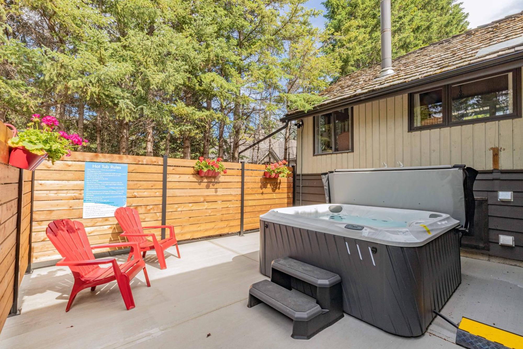 Elkhorn Lodge Vacation Rentals Banff Exterior photo