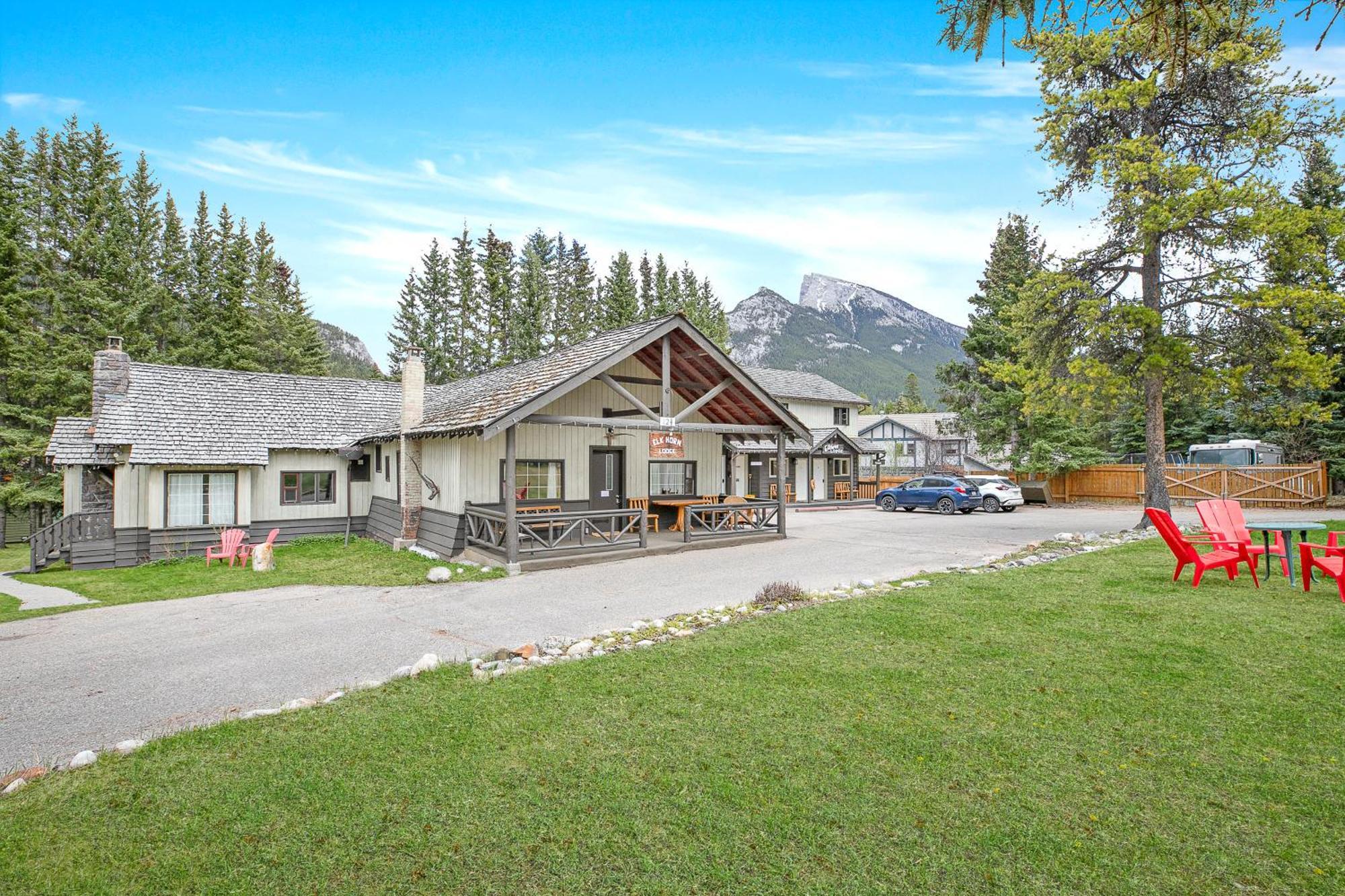 Elkhorn Lodge Vacation Rentals Banff Exterior photo