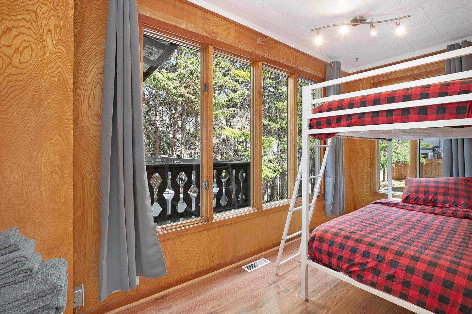 Elkhorn Lodge Vacation Rentals Banff Exterior photo