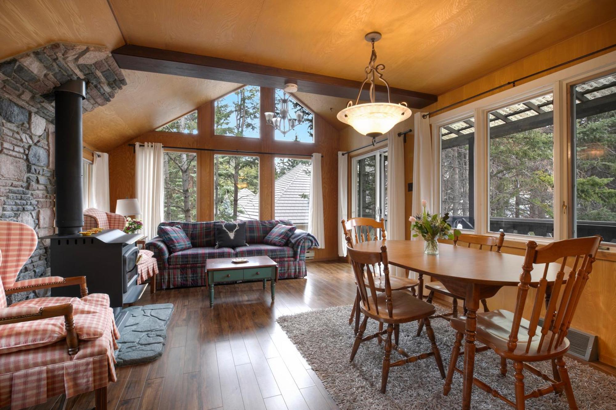 Elkhorn Lodge Vacation Rentals Banff Exterior photo